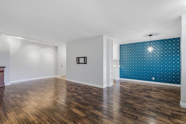 Photo - Bright & Spacious Top-Floor Condo in the Heart of Pasadena