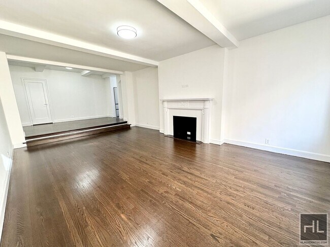 Photo - FIFTH AVENUE Unit 12E