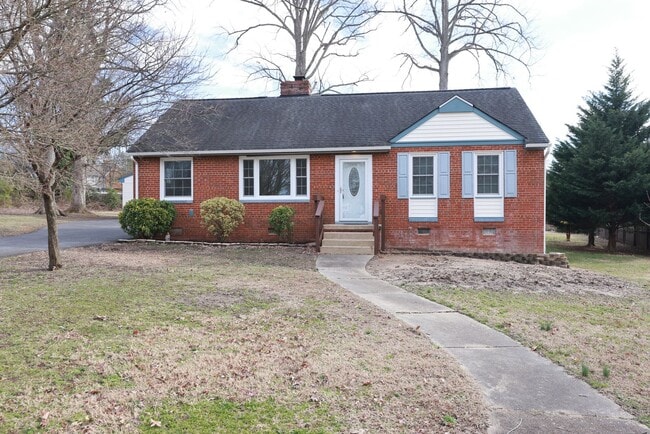 Building Photo - Spacious Brick Rancher in the heart of Tuc... Rental