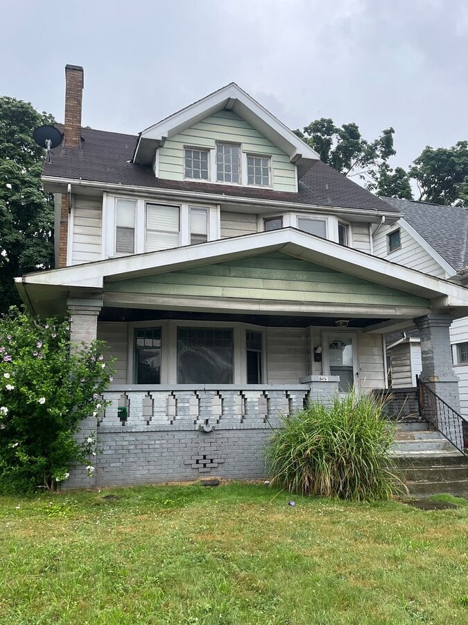 Section 8 Accepted! Spacious Newly Renovat... - Section 8 Accepted! Spacious Newly Renovat... House