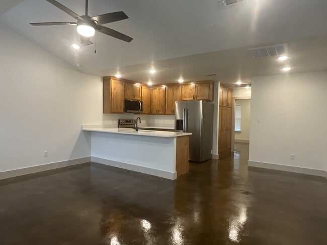 533 Bradburn Rd
