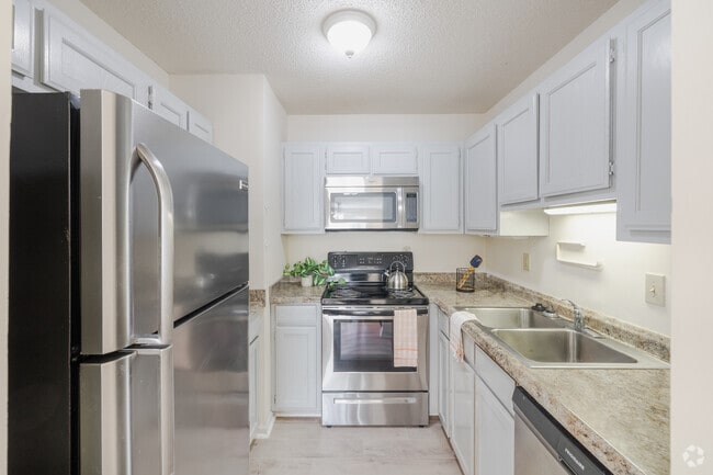2BR, 2BA - 1,150SF - Kitchen