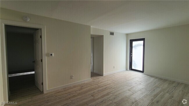 Building Photo - 2610 Providence St Unit 1 Rental