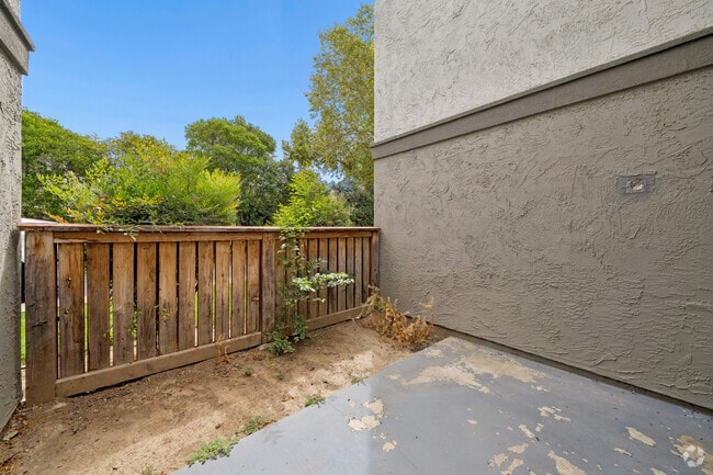 The Monterey - 2BR, 1BA - 875SF - Patio