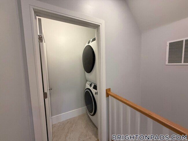 Photo - 124 Kenrick St Unit 8