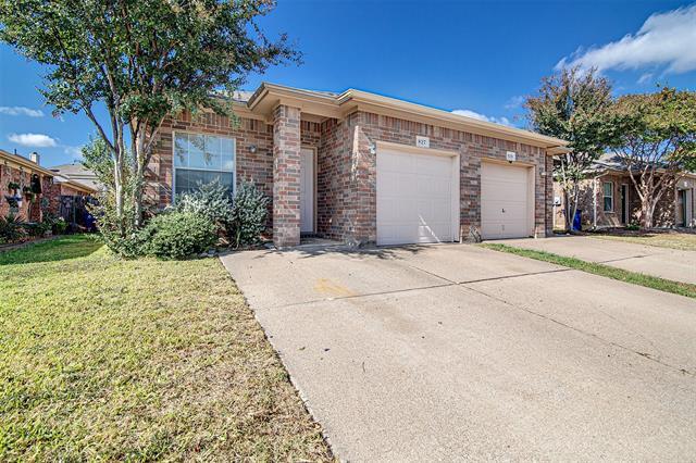 Photo - 827 Walnut St Townhome