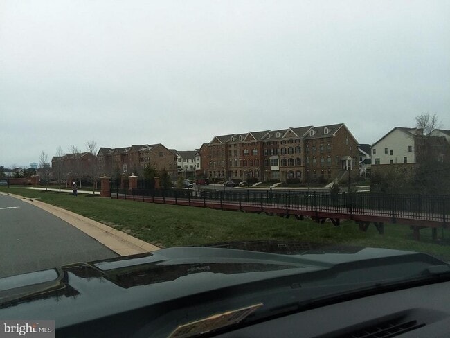 Photo - 22595 Windsor Locks Square