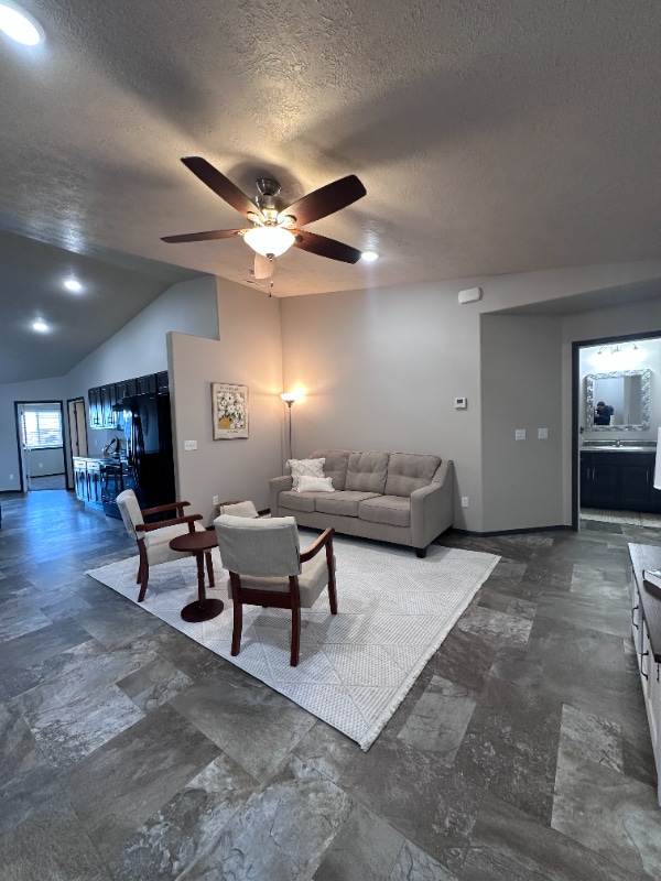 Photo - 744 Justus Ave