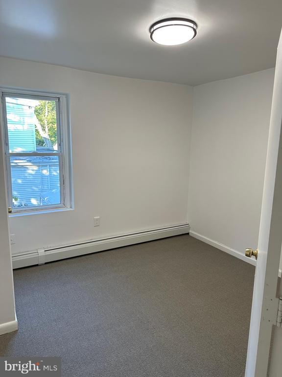 Photo - 132 E 18th St