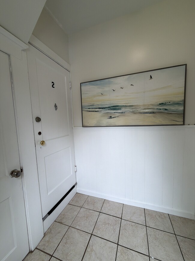 Building Photo - 50 Lyng St Unit 2
