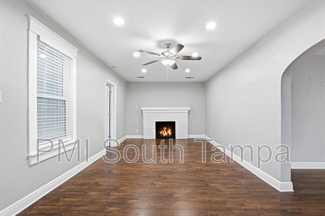 Photo - 203 W Emma St