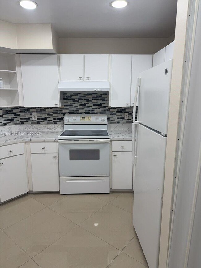 Photo - 1017 Washington Cir Unit 1017H