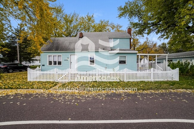 Photo - 1305 N 2nd St