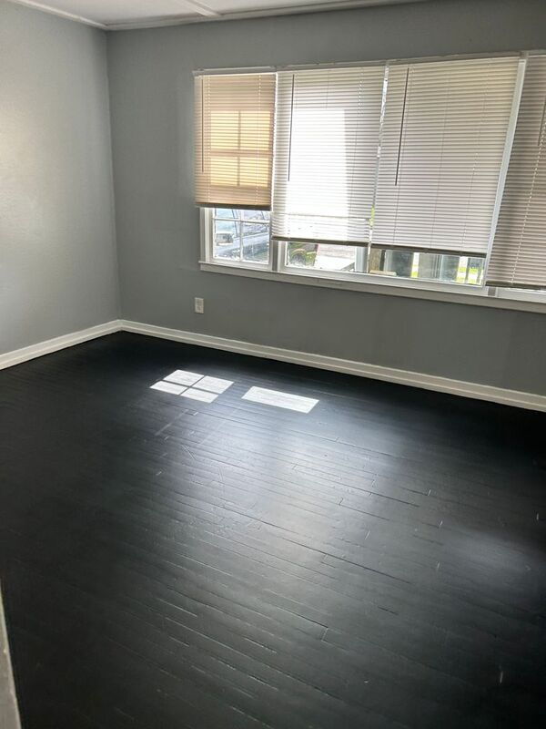 Photo - 1872 Fulton Ave SW