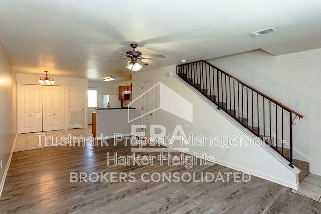 Photo - 707 S Amy Ln