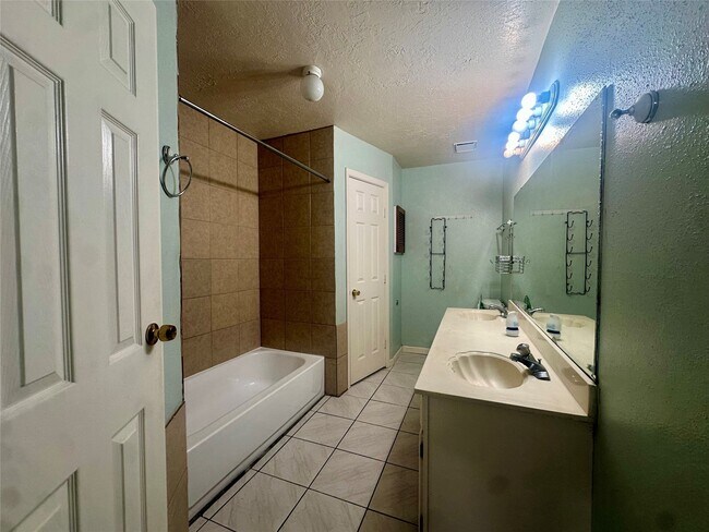 Photo - 5144 Beaverhill Dr