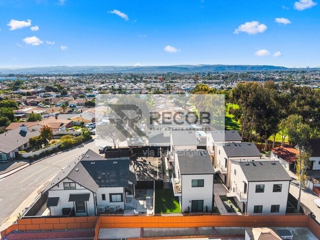 Building Photo - 832 Desty St Unit 12