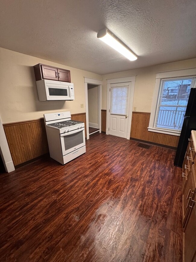 Photo - 100 Smithsonian St