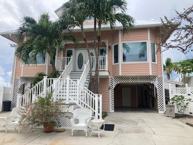 Photo - Family Friendly water front 3 Bedroom 3 ba...