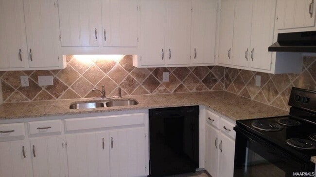 Photo - 3301 Hillcrest Ln