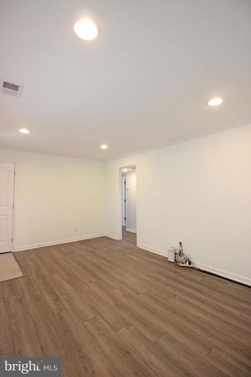 Photo - 614 Larchmont Ave House