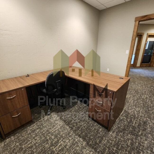 Photo - 425 N 5th St W