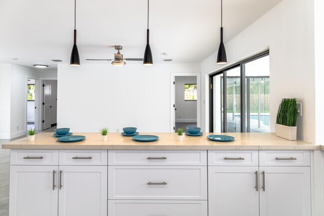 Photo - 1001 NW 6th Dr