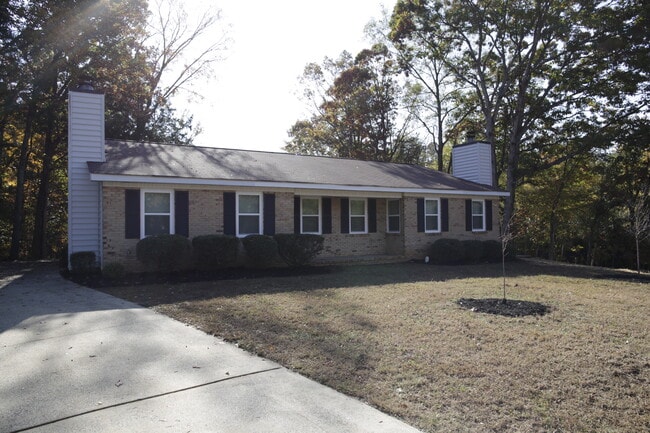 Building Photo - 7909 Carmel Rd