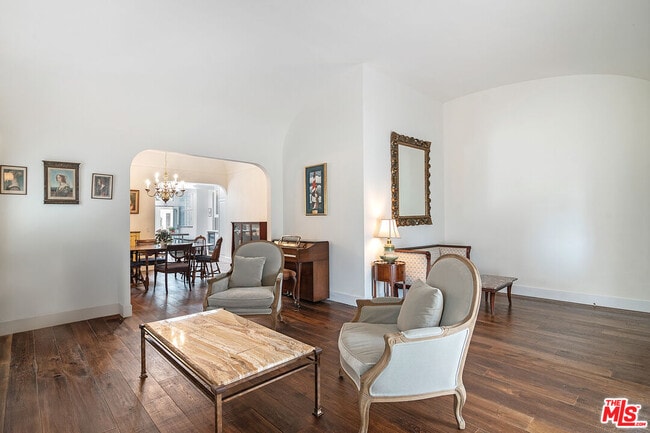 Photo - 106 N Citrus Ave