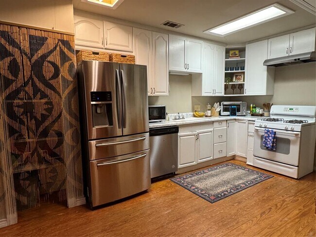 Photo - 4903 Caswell Ave