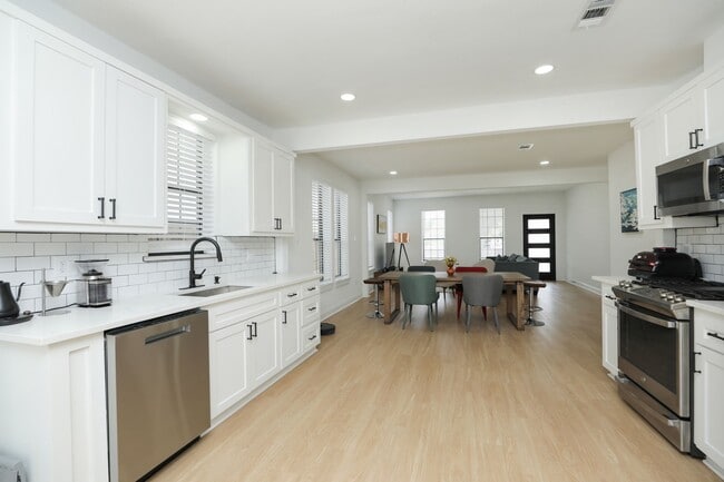 Building Photo - 1842 Palm St