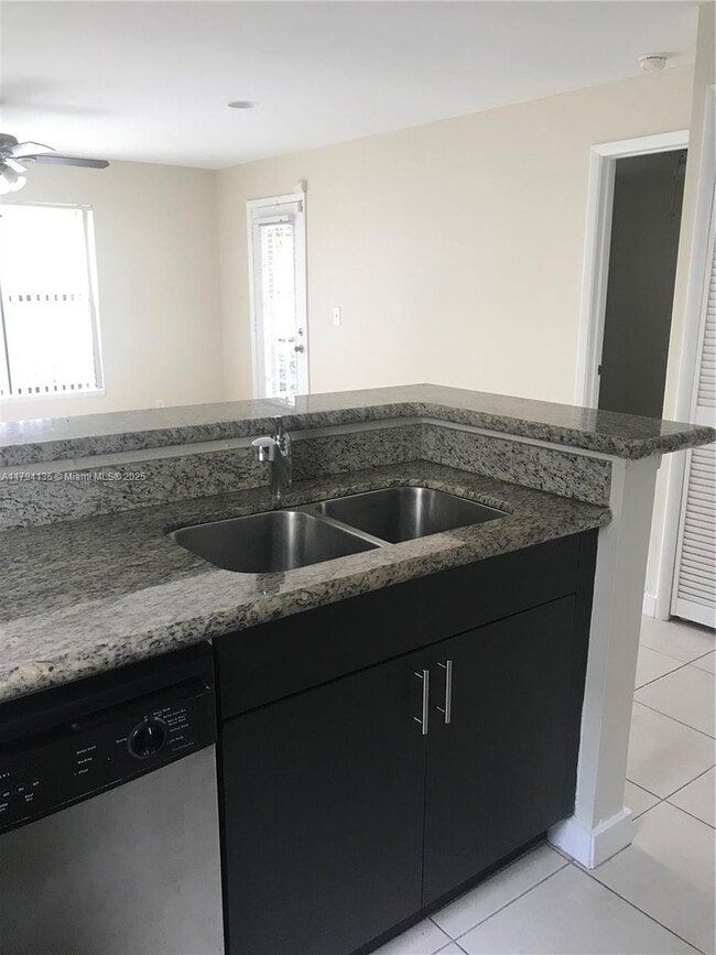 Photo - 4088 N Pine Island Rd Unit 400