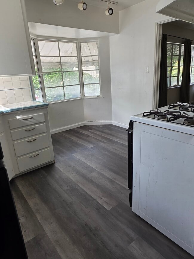 Photo - 545 W Hedges Ave Unit 545