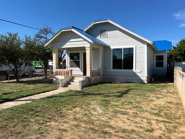 Photo - 402 Corpus Christi St