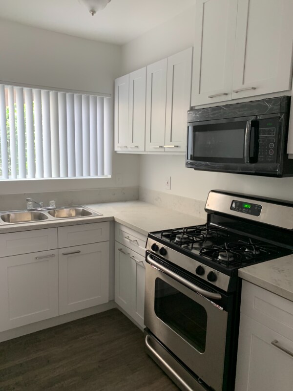 Photo - 14711-14717 Erwin St Unidad 6