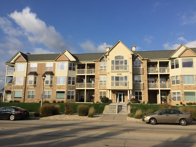 Building Photo - 6995 S Riverwood Blvd Unit A03