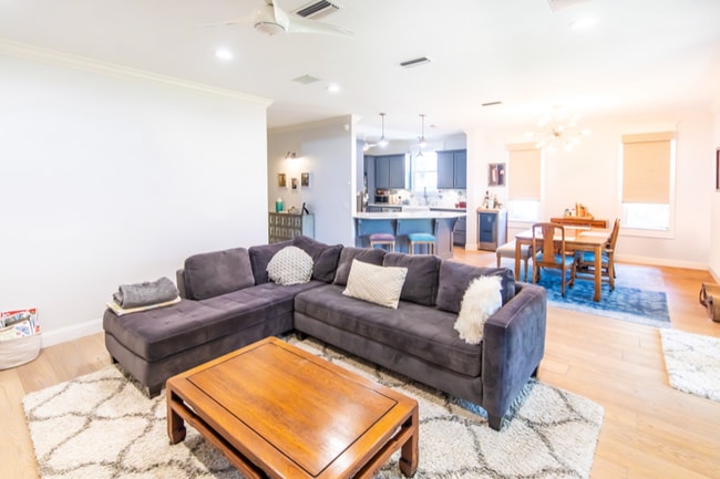 Photo - 380 Clareon Dr