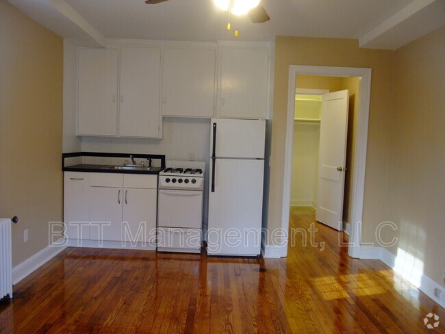 Building Photo - 8401 Greenwood Ave Unit #1 Rental