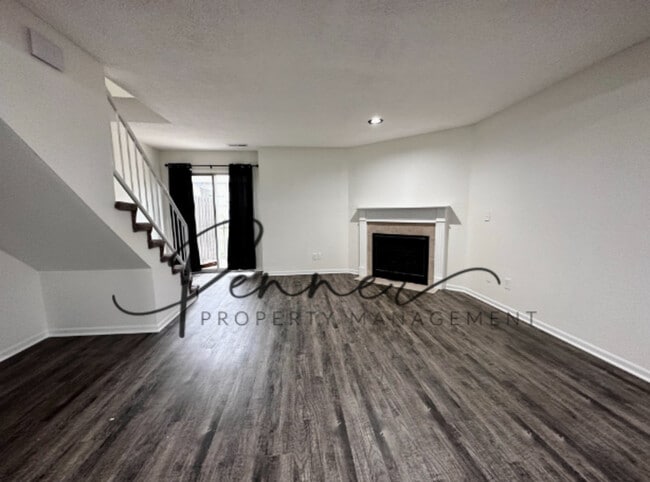 Photo - 201-A NE DOGWOOD St