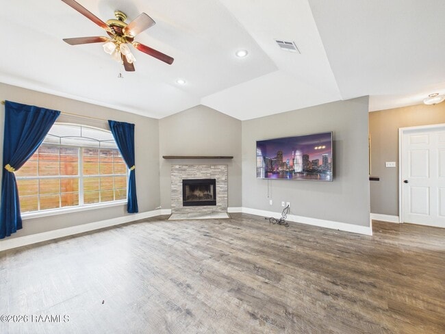 Photo - 115 La Rue Vil