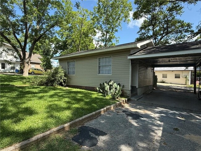 Photo - 4910 Rainbow Cir Townhome