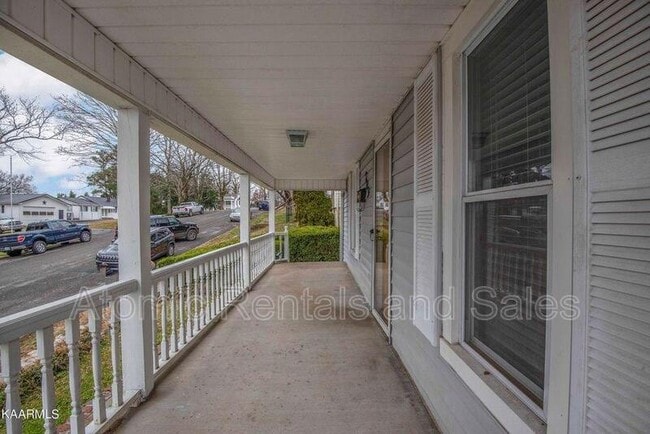 Photo - 703 W 2nd Ave