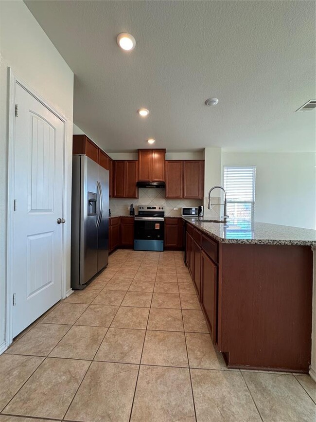 Photo - 7607 Lazy Creek Dr