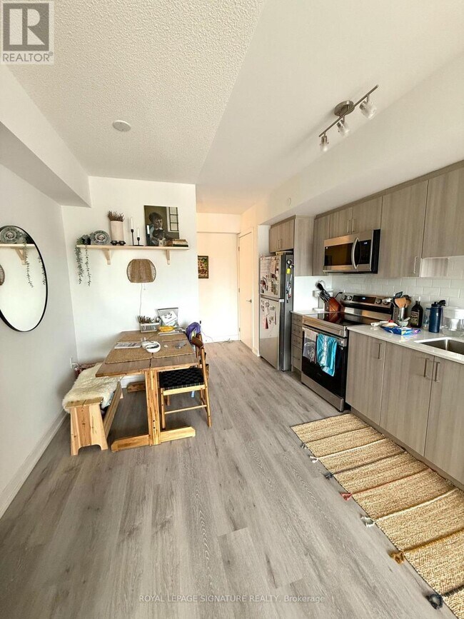 Photo - 556 Marlee Ave Unit 321