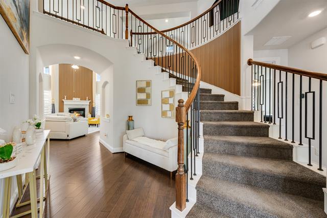 Photo - 1524 Buckthorn Rd