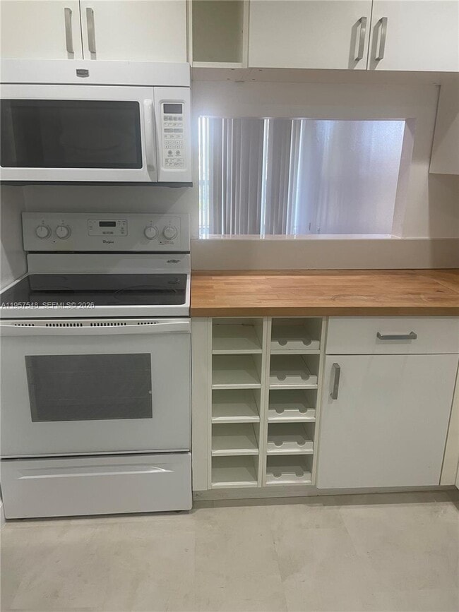 Photo - 10525 SW 112th Ave Unit 315