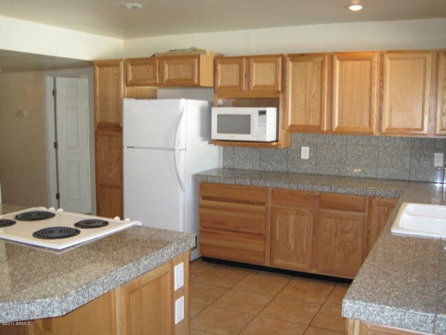 Photo - 2163 E Manhatton Dr