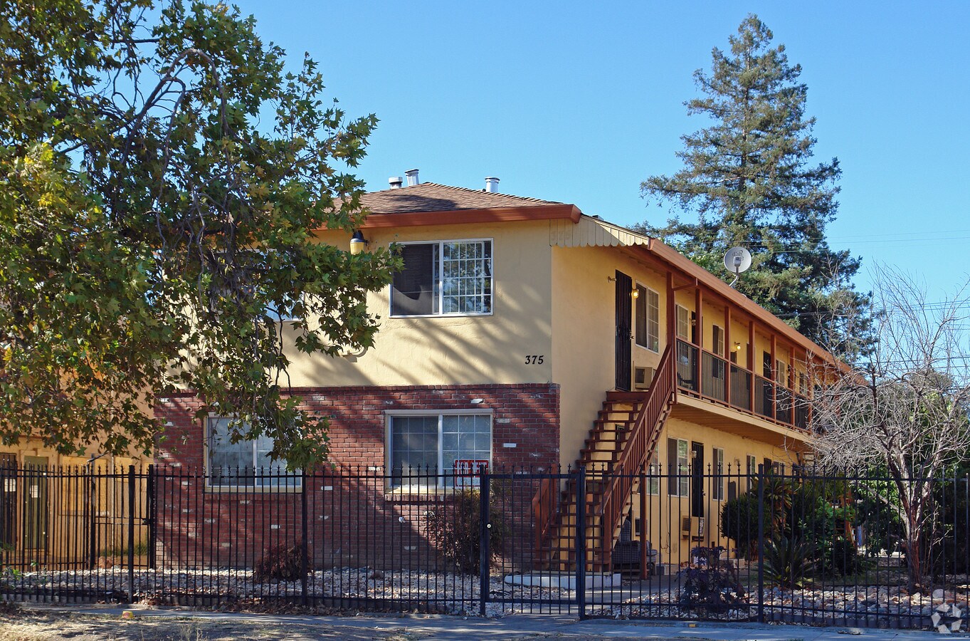 Photo - 375 El Camino Ave Apartments