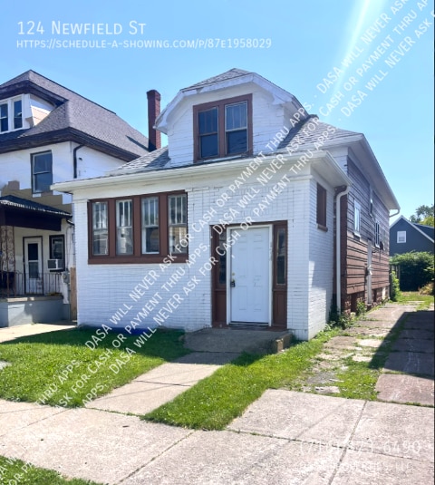Photo - 124 Newfield St House