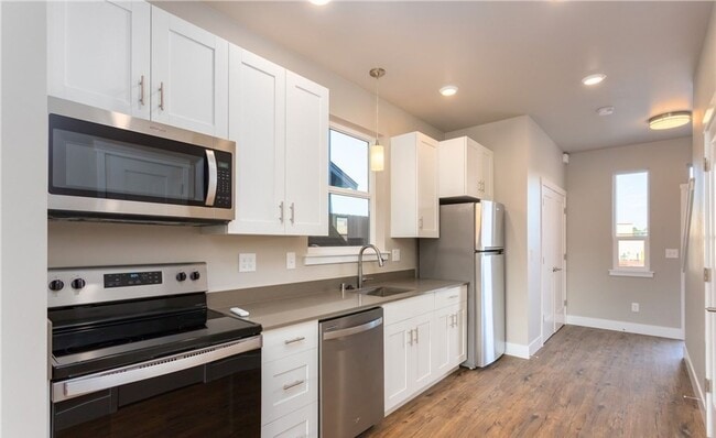 Photo - 1892 Front St Unit B